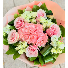 Buchet hortensia si trandafiri BHR124